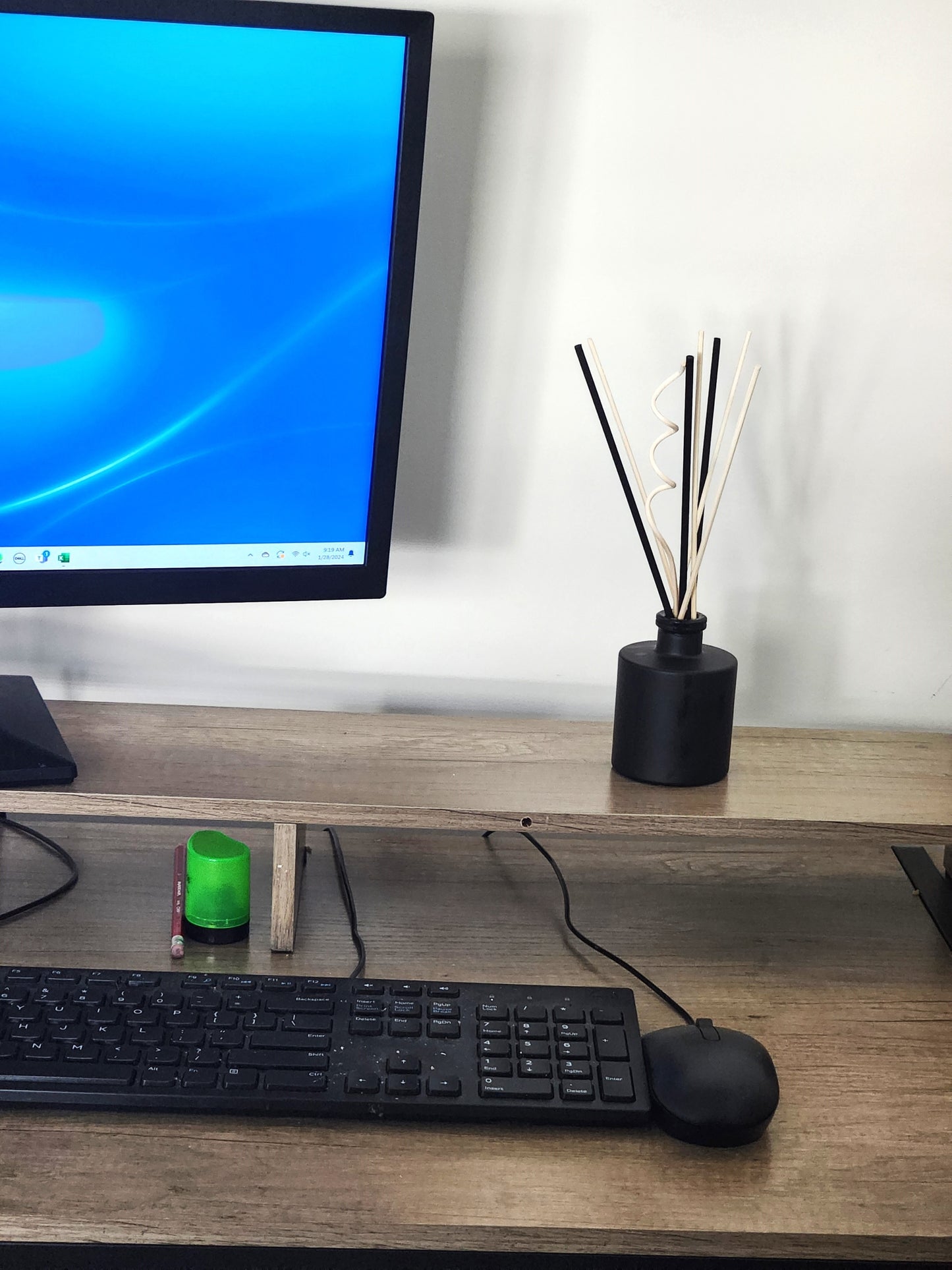 Modern Sophisticated Reed Diffuser